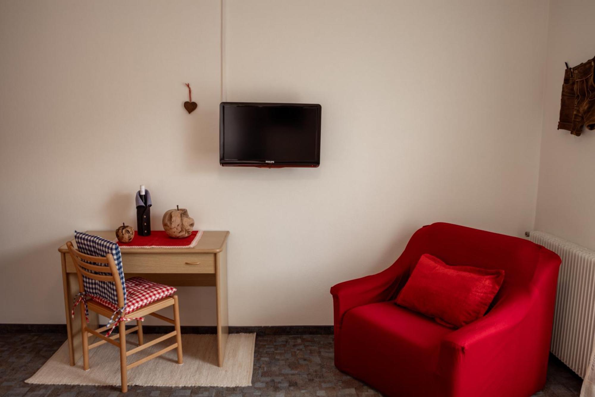 Garni Unterwegguetl Bed & Breakfast Naturns Exterior photo